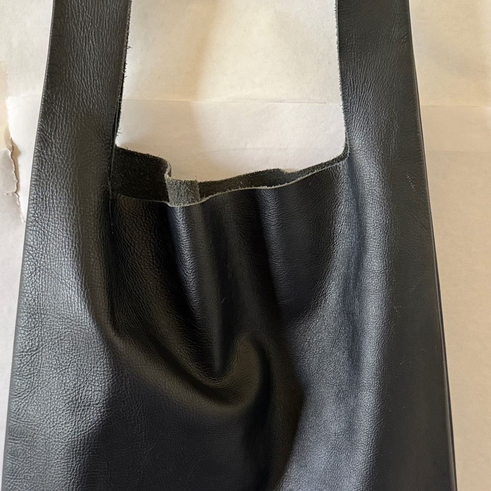 Lumi Leather Shoulder Bag Black Minimalist Slouchy Unlined Quiet Luxury Purse - Picture 4 of 16